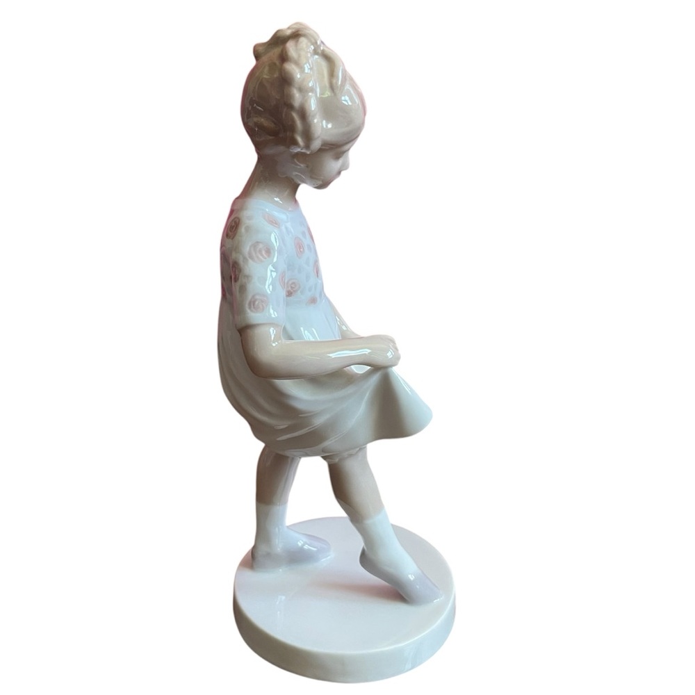 Bing and Grondahl B&G Girl Dancing Learning The Steps Figurine #1794 Denmark - Picture 5 of 9